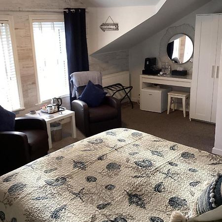 By The Seaside Bed and Breakfast Blackpool Eksteriør billede
