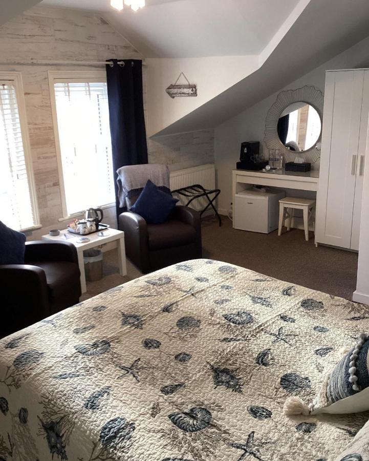By The Seaside Bed and Breakfast Blackpool Eksteriør billede